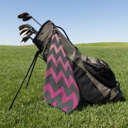 Magenta pink red ombre dark gray chevron pattern golf towel