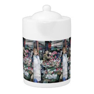 Magic Moment in Misloc Market Teapot