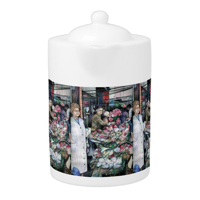 Magic Moment in Misloc Market Teapot (Front)