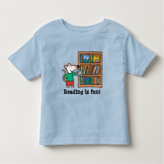 Maisy and a Bookshelf of Books Toddler T-shirt