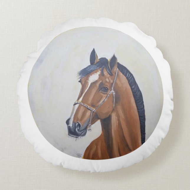 Majestic Horse Portrait T-Shirt Round Pillow (Front)