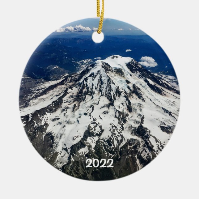 Majestic Mt Rainier 2 sided round Ceramic Ornament (Front)
