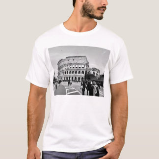 Majestic Roman Colosseum: Iconic Sunset Architectu T-Shirt