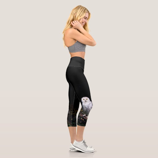 Majestic winter snowy owl capri leggings (Right)