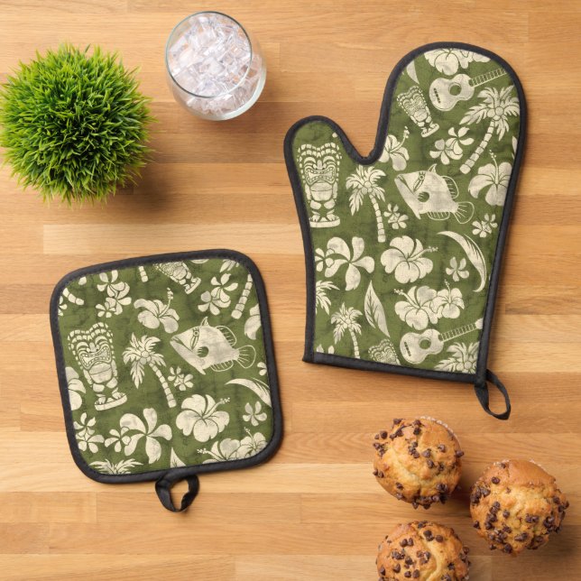 Makapuu Beach Hawaiian Batik Olive Oven Mitt & Pot Holder Set (Top Down)