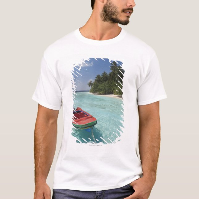 Maldives, Male Atoll, Kuda Bandos Island T-Shirt (Front)