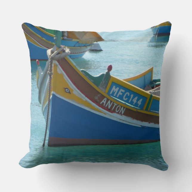 Malta 001 throw pillow (Front)