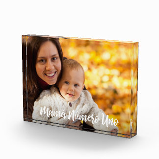 Mamá Número Uno Chic White Script Custom Photo Acrylic Award