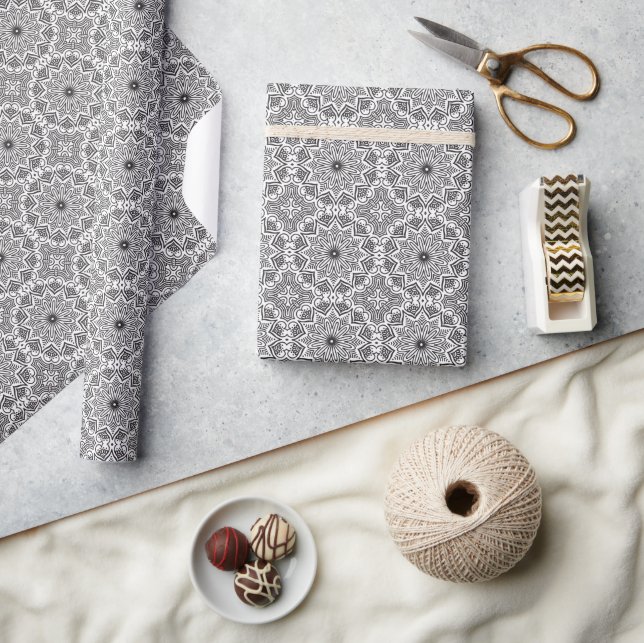  Mandala Black and White Wrapping Paper (Crafts)