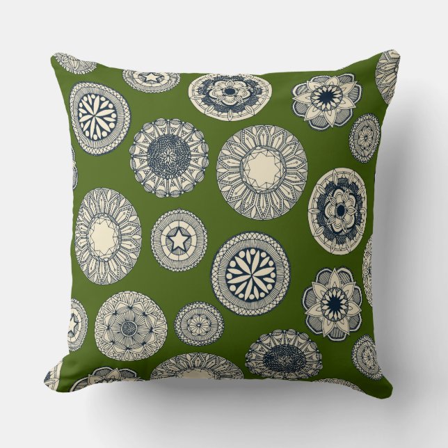 mandala cirque spot green throw pillow (Front)