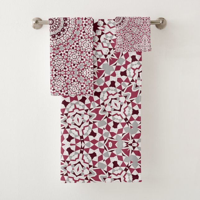 Mandala is burgundy-gray bath towel set (Insitu)