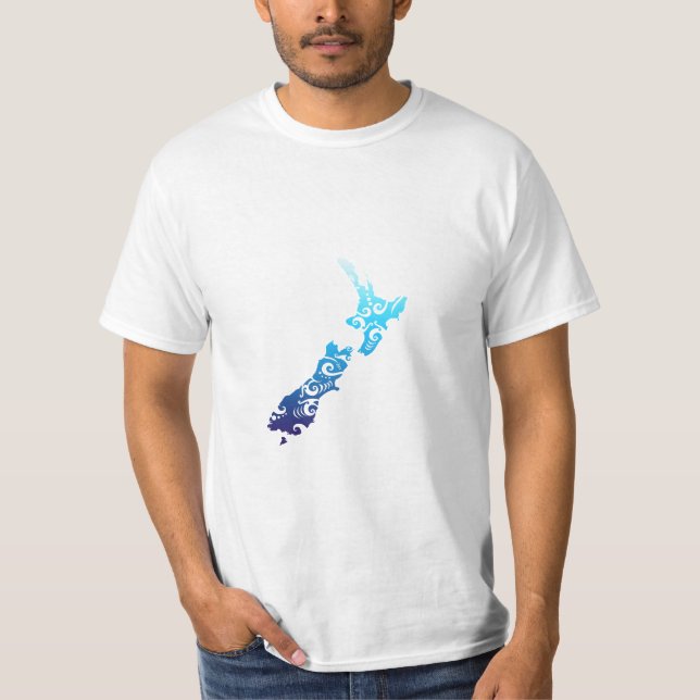 Maori New Zealand Map Tribal Tattoo Gift Idea T-Shirt (Front)