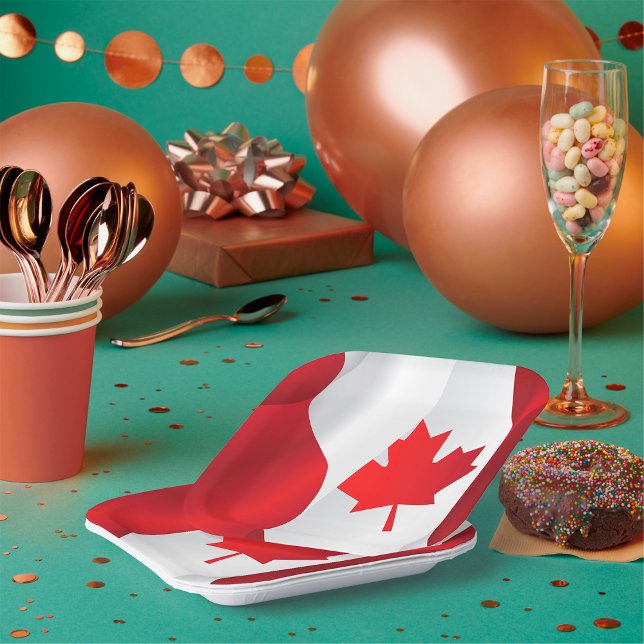 Maple Leaf Canada Flag Paper Plates (Creator Uploaded)