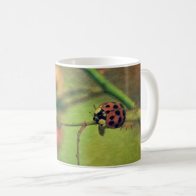 Marienkäfer in der Natur Coffee Mug (Front Right)
