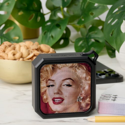 Marilyn vintage poster bluetooth speaker