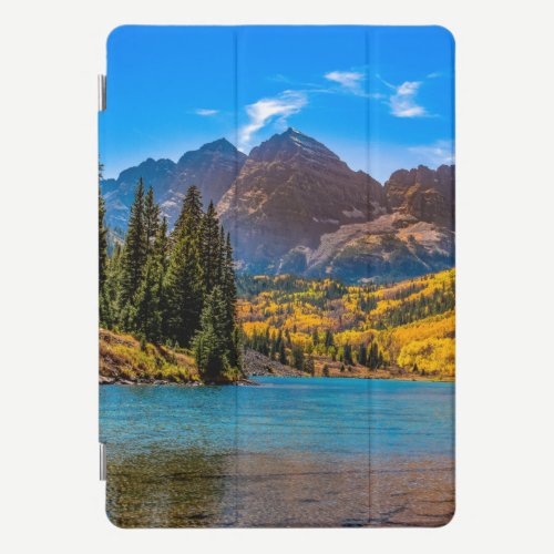 Maroon Bells in Aspen, Colorado  iPad Pro Cover