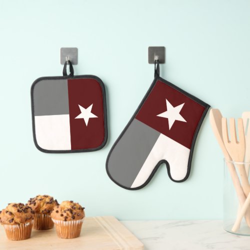 Maroon  Gray Texas State Flag Oven Mitt  Pot Holder Set