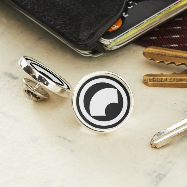 Maru Jigami Lapel Pin (In Situ)
