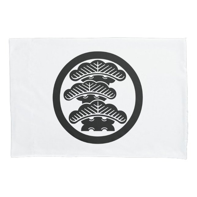 Maru ni Hidari Sangai Matsu Pillow Case (Front)