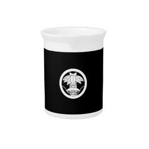 Maru ni Kawarigiri Take Sasa ni Kasa Beverage Pitcher