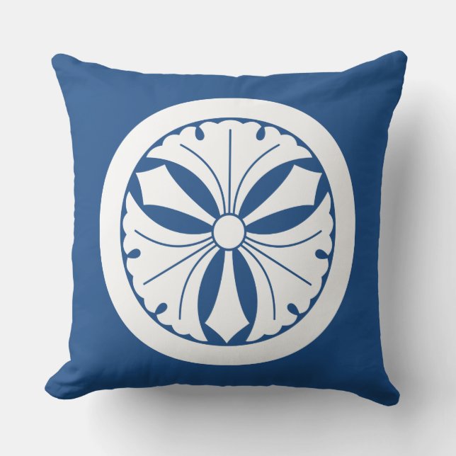 Maru ni Ken Mitsu Ichou Throw Pillow (Front)