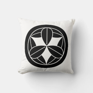 Maru ni Kumaizasa Throw Pillow