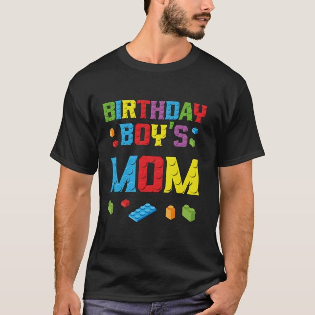 Master Builder Birthday Boy s Mom Building Bricks  T-Shirt (Front)