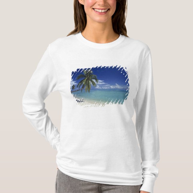 Matira Beach on the island of Bora Bora, T-Shirt (Front)