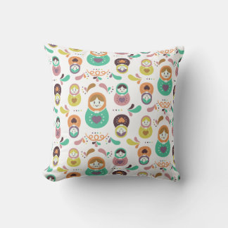  Matryoshka Harmony – Russian Nesting Doll Pattern Throw Pillow