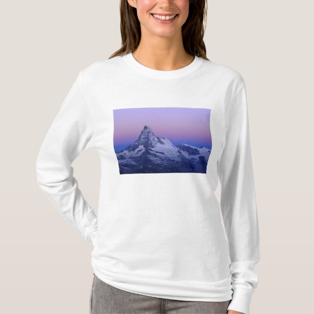 Matterhorn at dawn, Zermatt, Swiss Alps, T-Shirt (Front)
