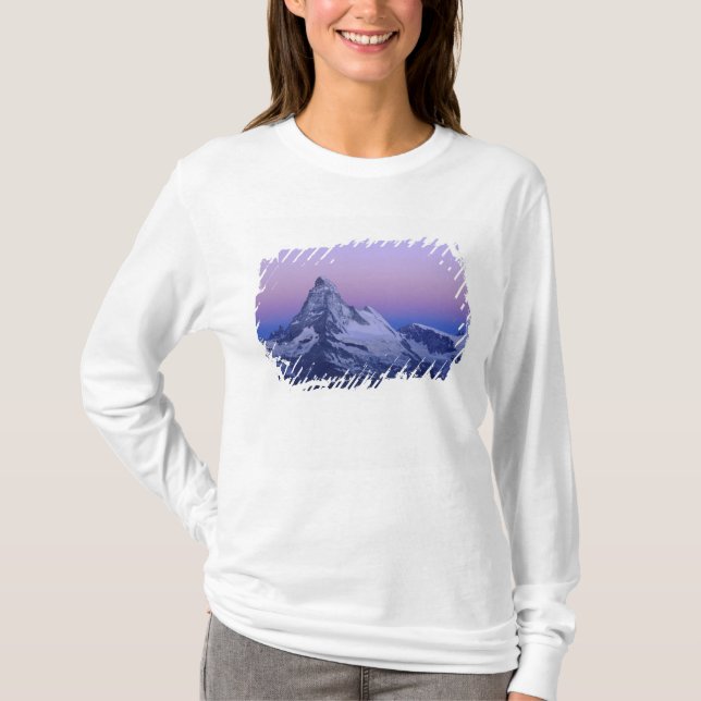 Matterhorn at dawn, Zermatt, Swiss Alps, T-Shirt (Front)