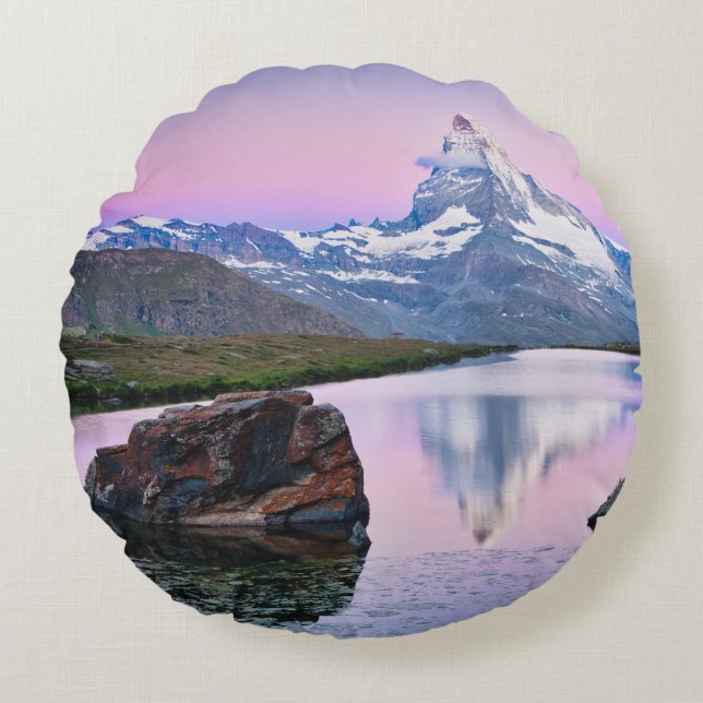 Matterhorn mountain in Zermatt, Switzerland Round Pillow (Front)