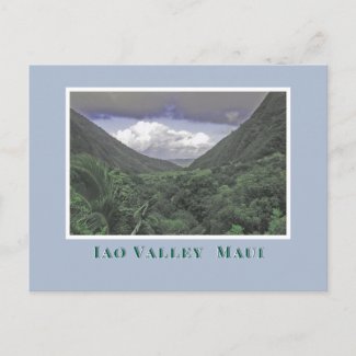 Maui, Iao Valley/ dramatic sky, lush green valley