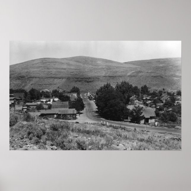 Maupin, Oregon Town View Business Section Poster (Front)