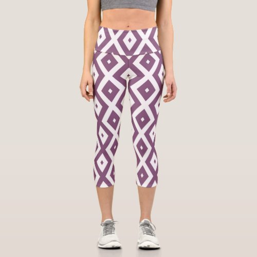 Mauve and white diamond pattern capri leggings