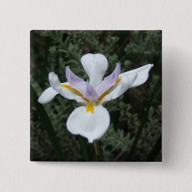 MAUVE IRIS FLOWER BADGE BUTTON (Front)