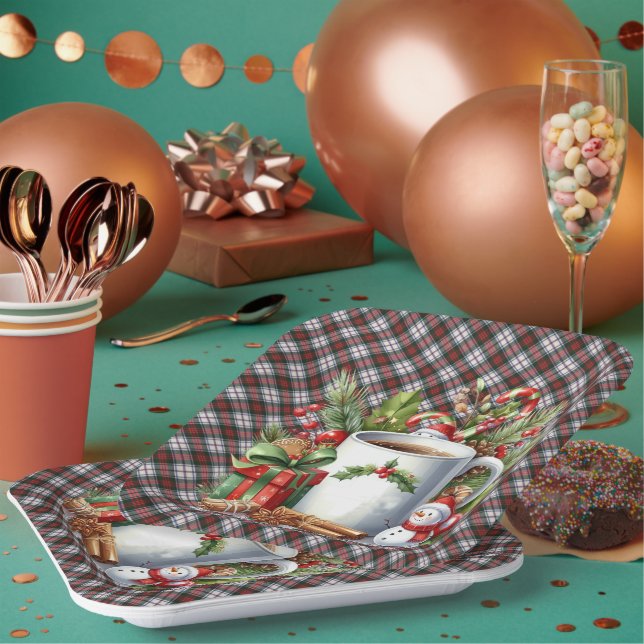 McDuff Dress Modern Scottish Tartan Christmas Paper Plates (Multi)