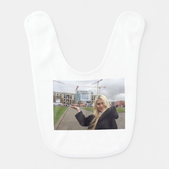 Me at the Berliner Schloss !!!! Bib (Front)