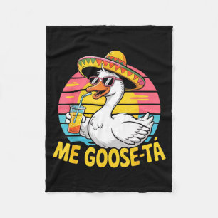 Me goose ta cinco de mayo spanish goose sombrero fleece blanket