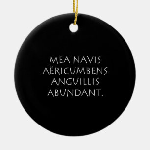 Mea navis aëricumbens anguillis abundant ceramic ornament