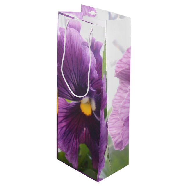 Mechteld Wine Gift Bag (Front Angled)
