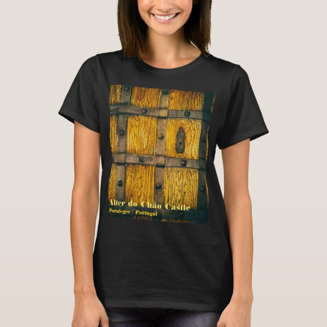 Medieval castle gate close-up T-Shirt (Front)