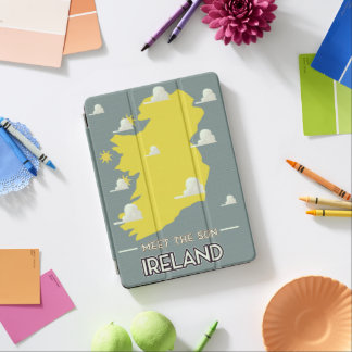 Meet the Sun Ireland vintage travel poster iPad Pro Cover