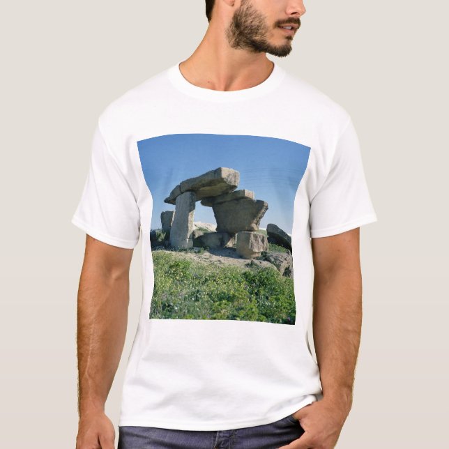 Megalith, prehistoric T-Shirt (Front)