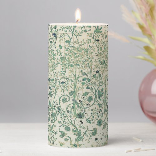 MELSETTER IN KELMSCOTT GARDEN _ WILLIAM MORRIS PILLAR CANDLE