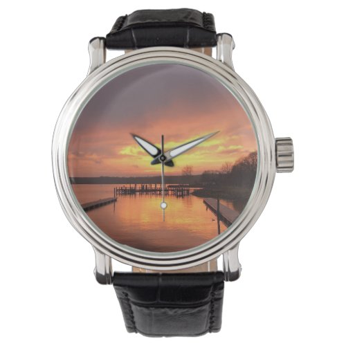 Mens Style Watch of the North East river