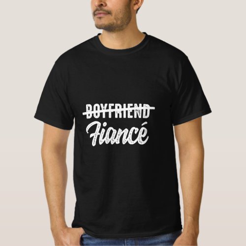 Mens Engagement Announcement Boyfriend Fiance Wedd T_Shirt
