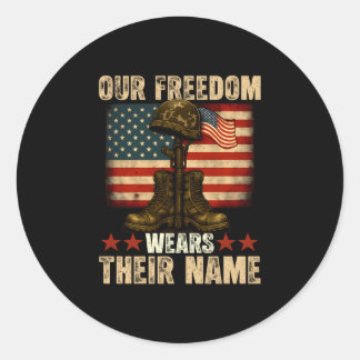 Mens fallen soldier usa flag memorial day classic round sticker