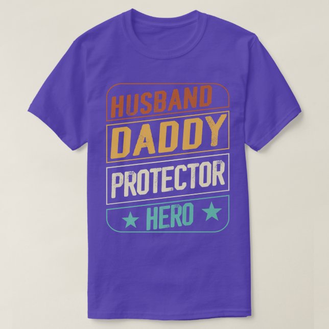Mens Fathers Day  Husband Daddy Protector Hero Vin T-Shirt (Design Front)