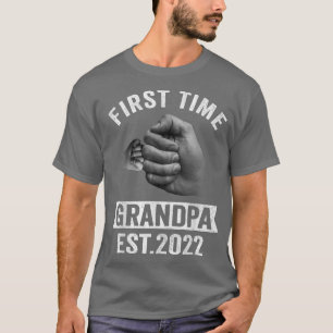 Mens First Time Grandpa Est 2022 s, Pregnancy Anno T-Shirt